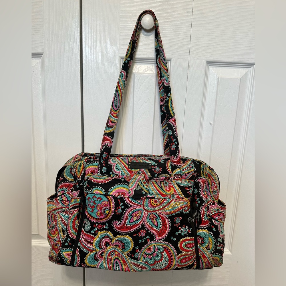 Vera Bradley stroll around large bag with lots of pockets!!